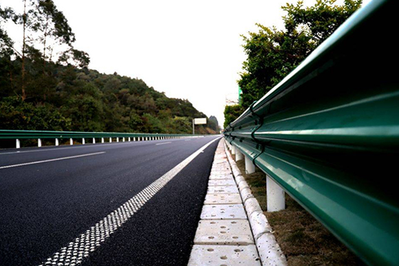 潍坊高速公路护栏的常用类型