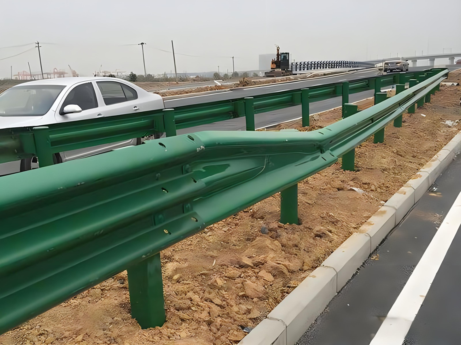 潍坊高速波形护栏板日常维护方案确保道路安全新举措